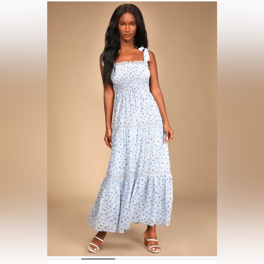 LULUS: Blue floral maxi dress